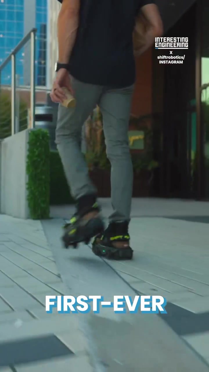 Moonwalker Skates: AI-Powered Speed for Urban Commuting