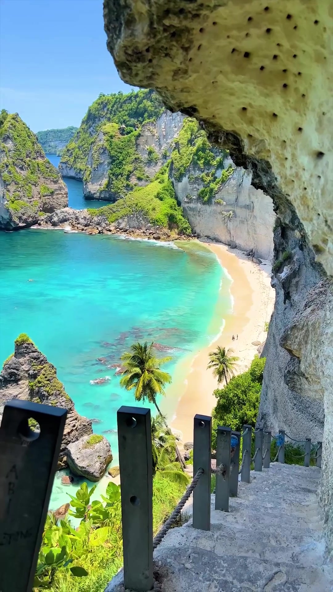 Indonesian Island Views: Tropical Paradise