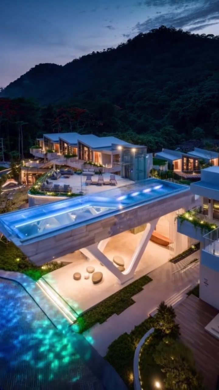 Modern Luxury Villas: Tropical Designs & Architectural Marvels