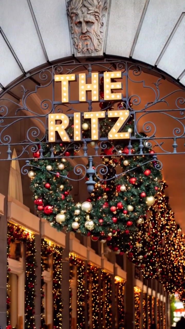 The Ritz's Luxurious Holiday Decor: A Winter Wonderland