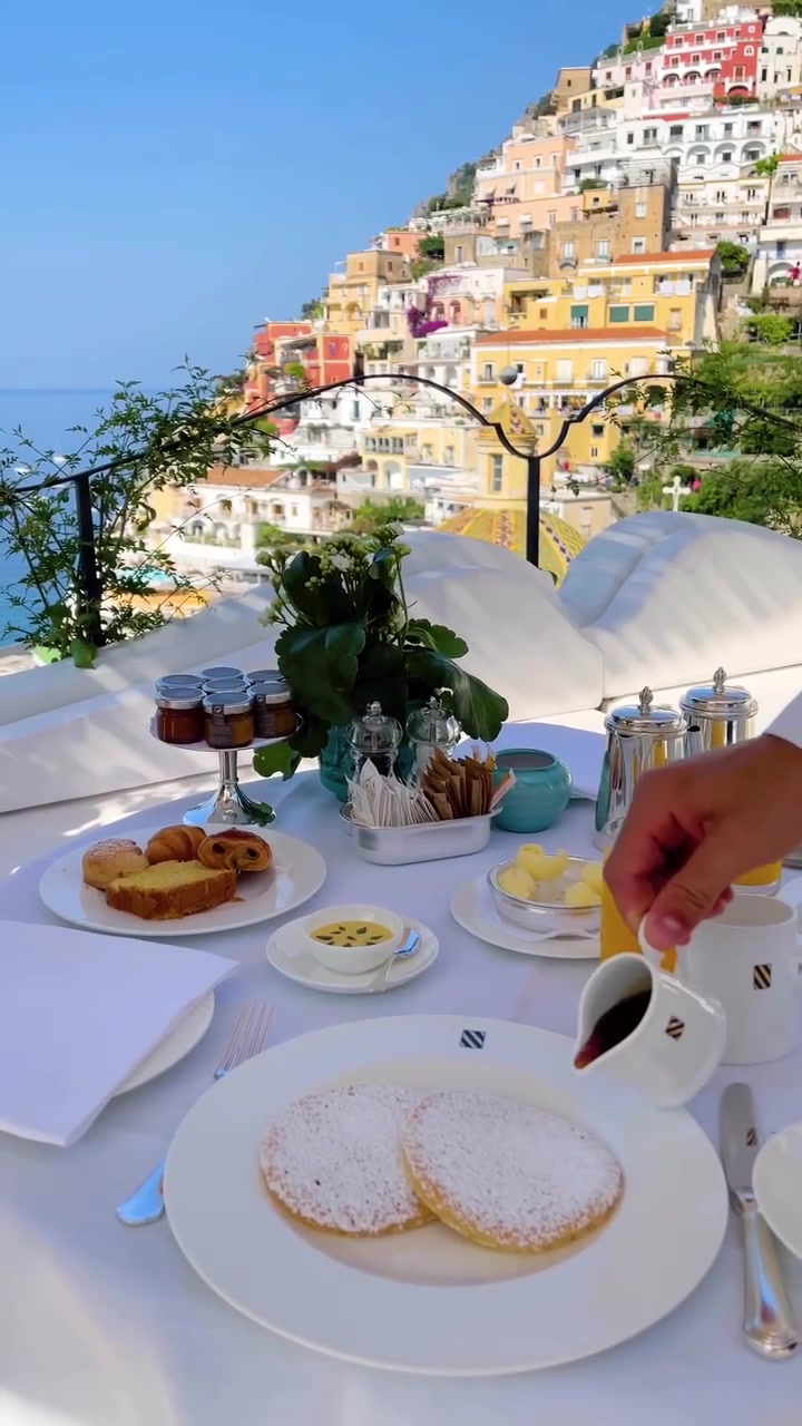 Positano Luxury Breakfast: Coastal Italian Morning