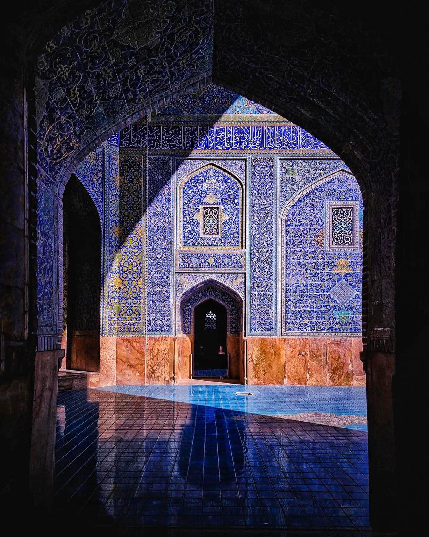 Sheikh Lotfollah Mosque: Isfahan's Architectural Marvel