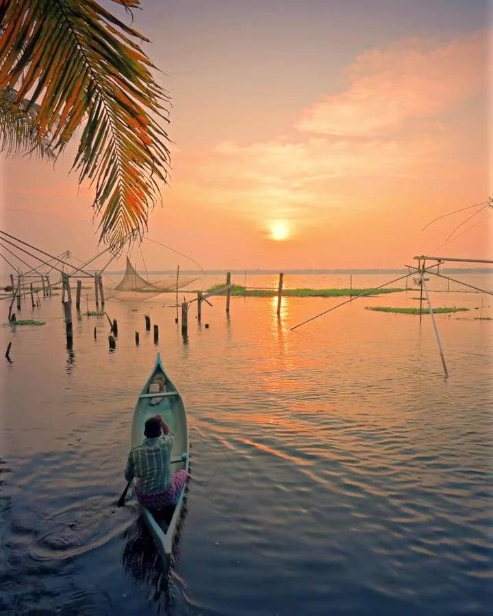 Discover Four Magical Sunset Kayaking Spots Around the World