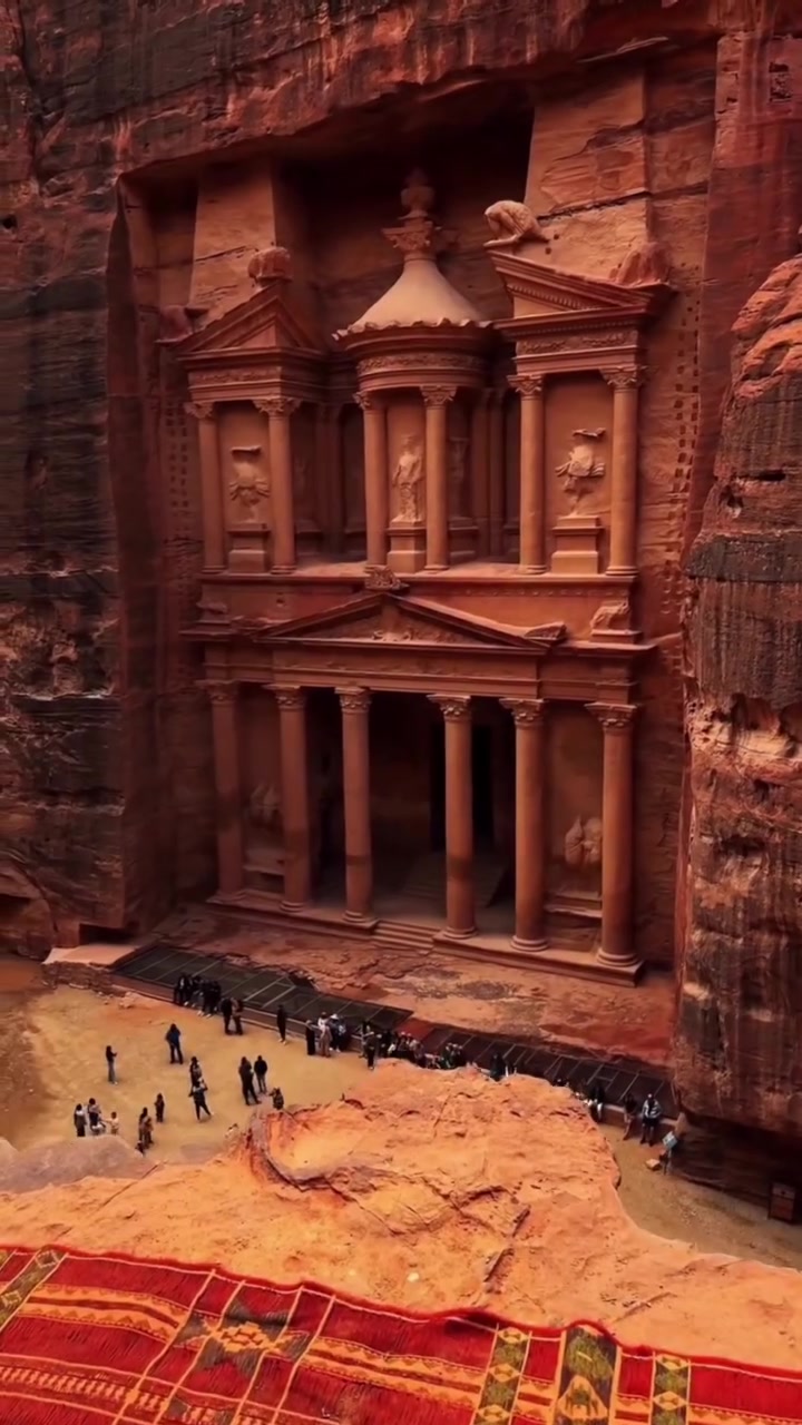 Petra Jordan: Ancient City and Iconic Treasury