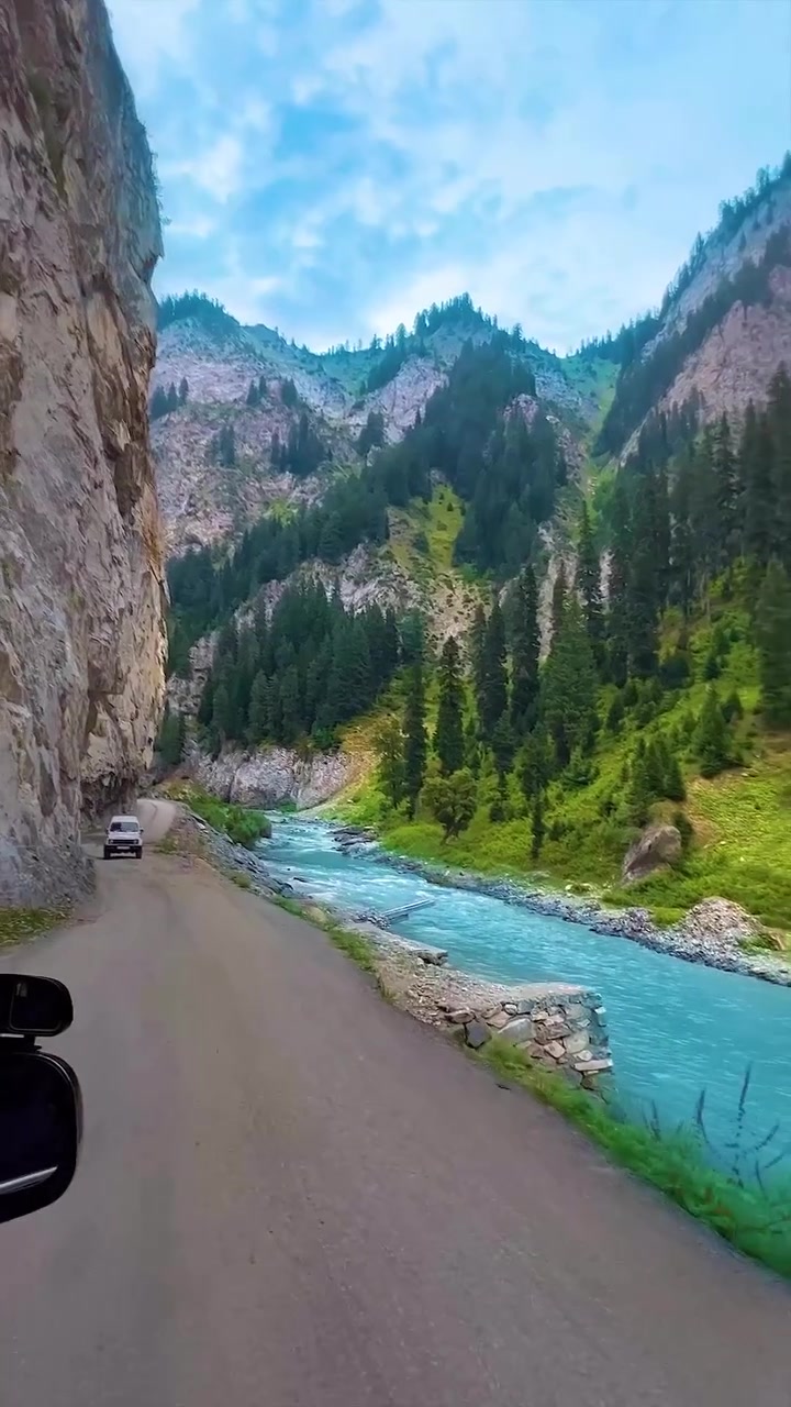 Mountain Drive: Scenic Road Trip Through Nature