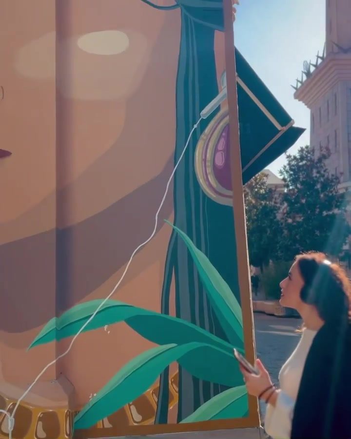 Exploring Urban Murals: Art and Interaction in the City