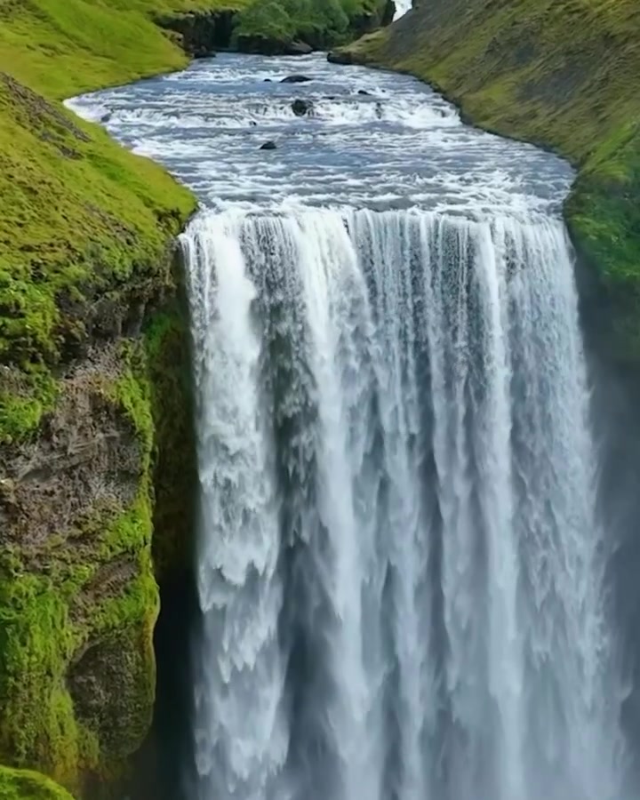 Iceland's Iconic Waterfalls: Awe-Inspiring Beauty