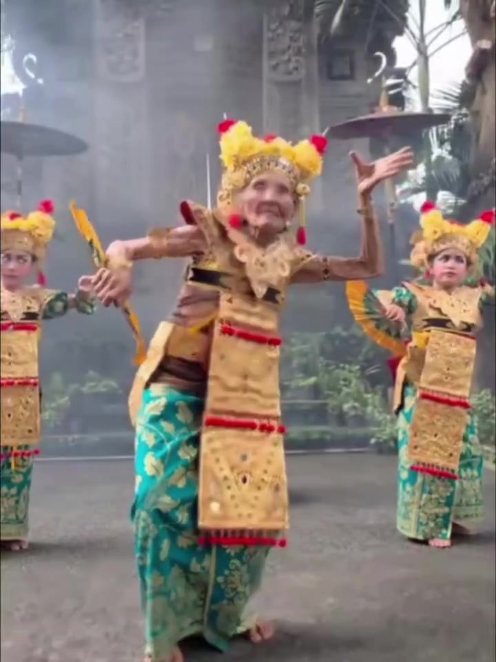 Niang Soli's Timeless Grace: Legendary Balinese Traditional Dance