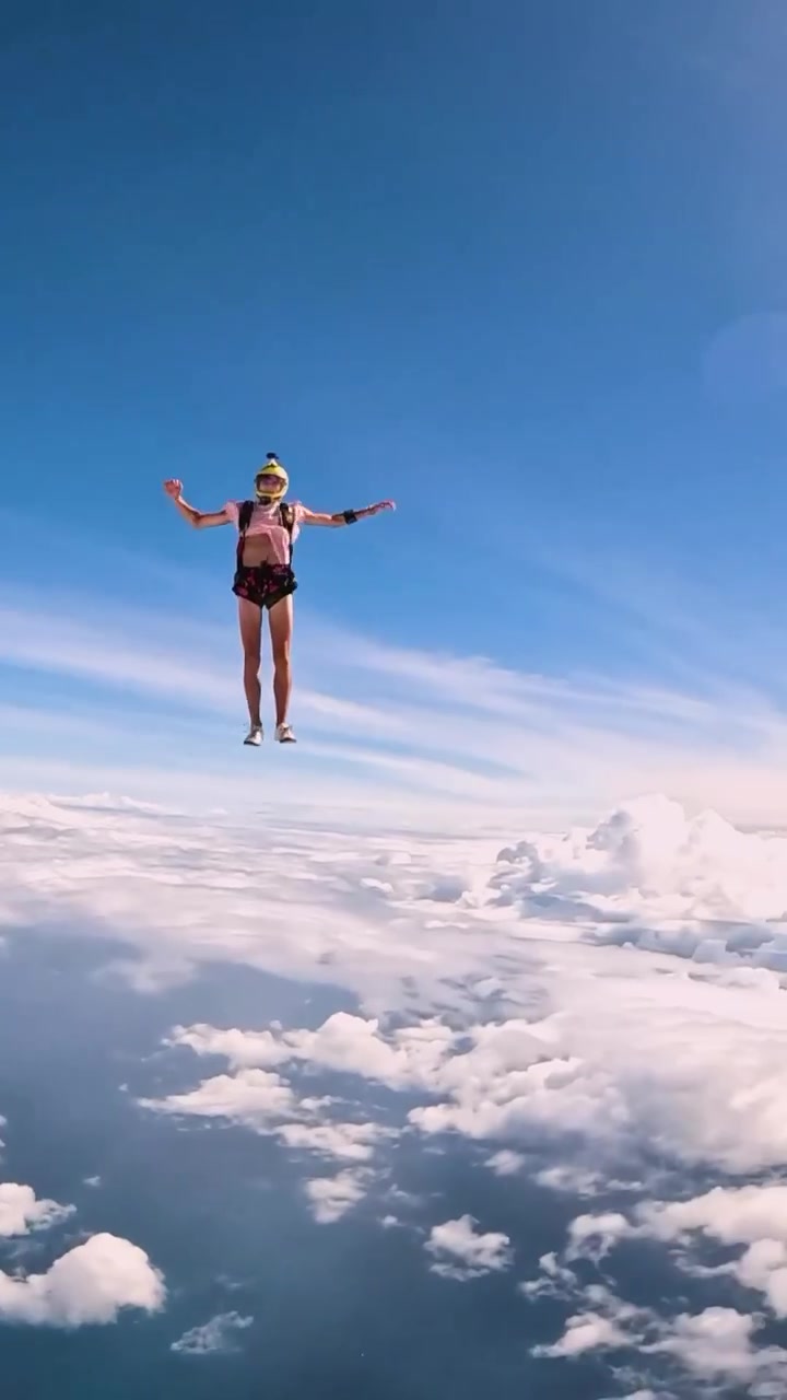 Skydiving Adventure: Thrilling Freefall Experience