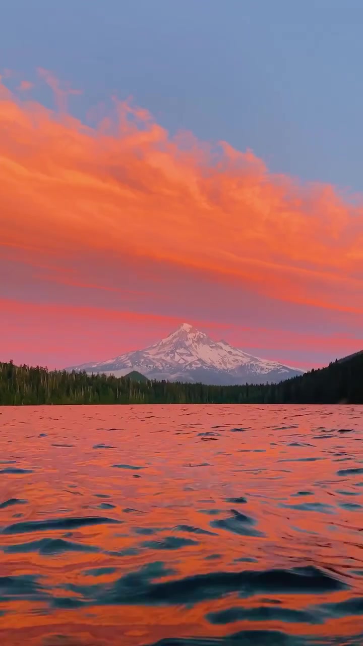 Mount Hood Sunset: Oregon's Majestic Treasure