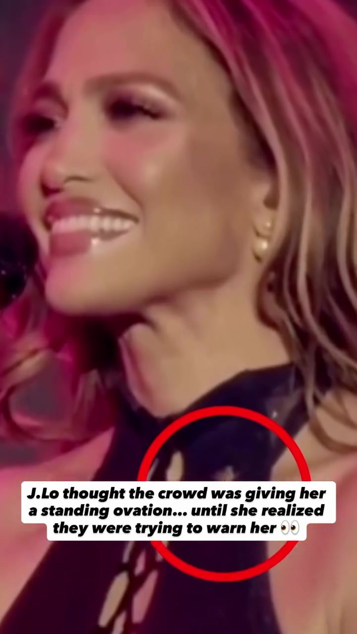 J.Lo's Misinterpreted Ovation: A Stage Moment of Realization