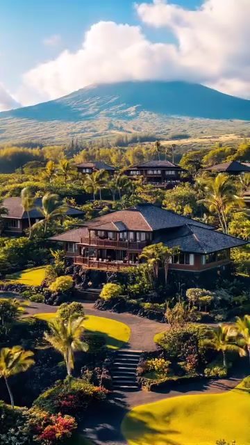 Hawaiian Estate Living: Luxury in Tropical Paradise