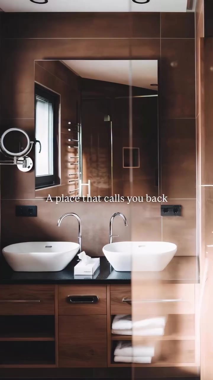 Escape to a Serene Luxury Mountain Cabin