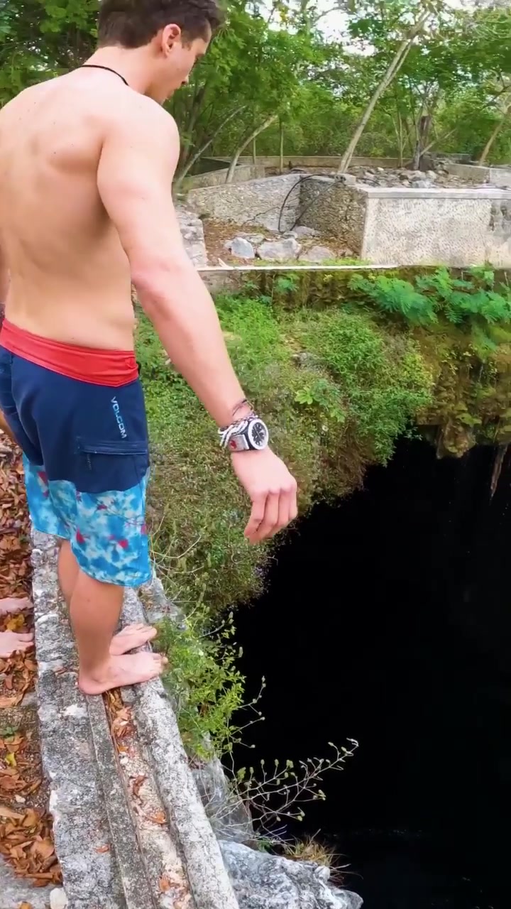 Cenote Diving: A Dark Water Adventure