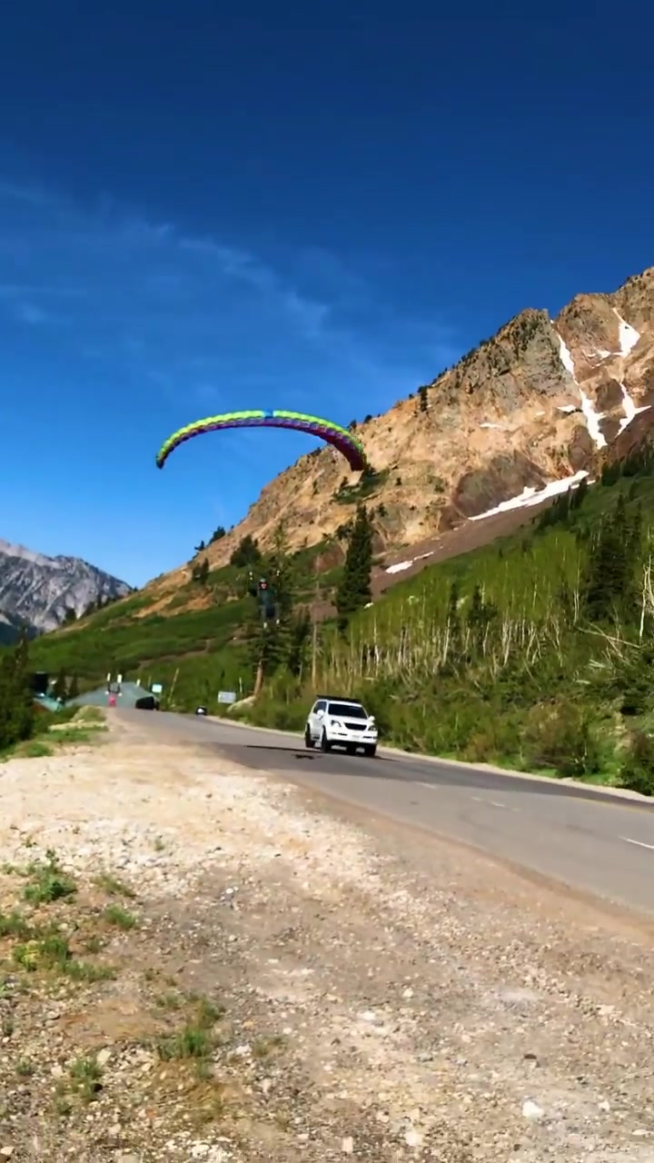 Paragliding Over Mountains: A Thrilling Adventure