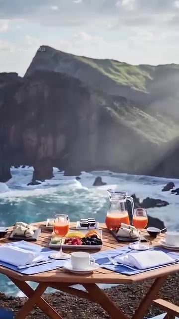 Indulge in Luxury Coastal Dining: A High-End Travel Experience