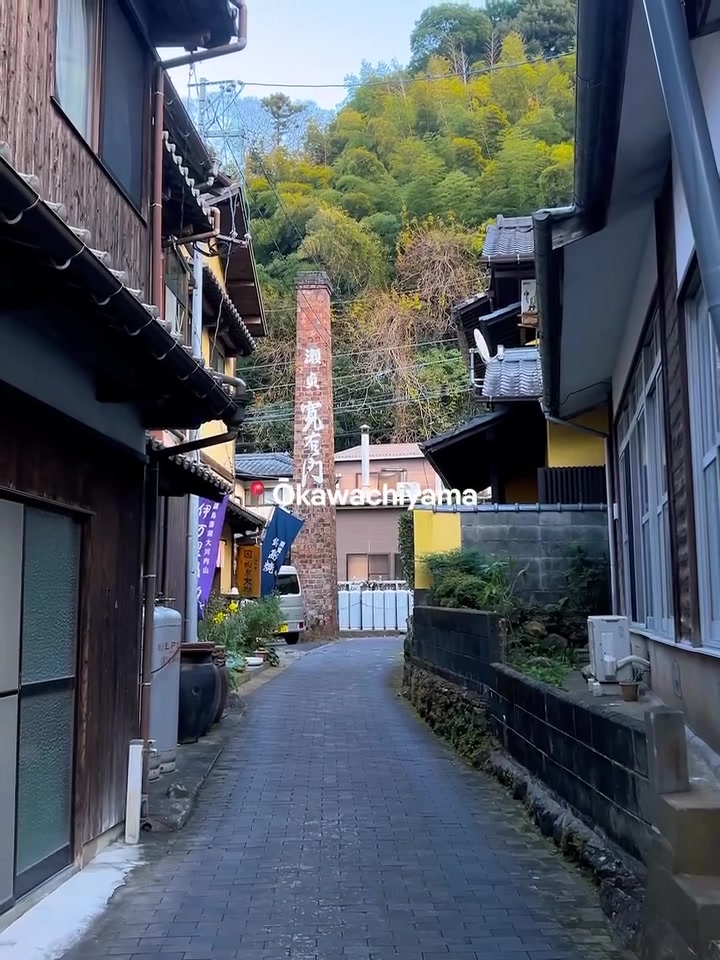 Okawachiyama's Historic Streets and Ceramicware