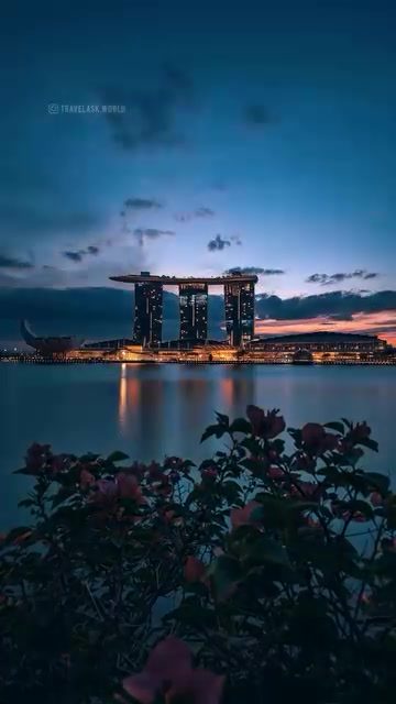 Discover Singapore's Magic: Iconic Landmarks & Vibrant Vibes