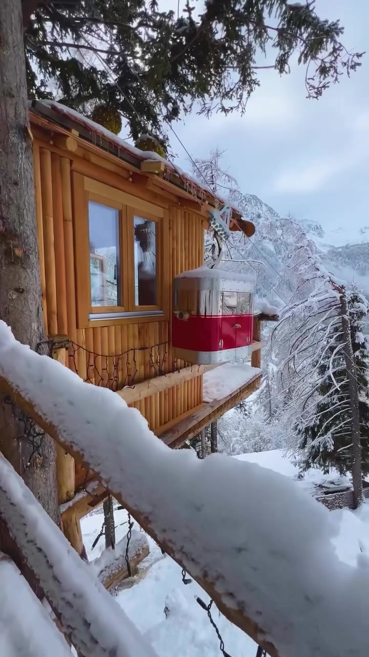 Chalet Al Foss Romantic Treehouse Breakfast