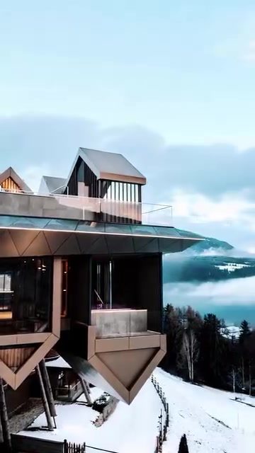 Modern Luxury Homes in the Mountains