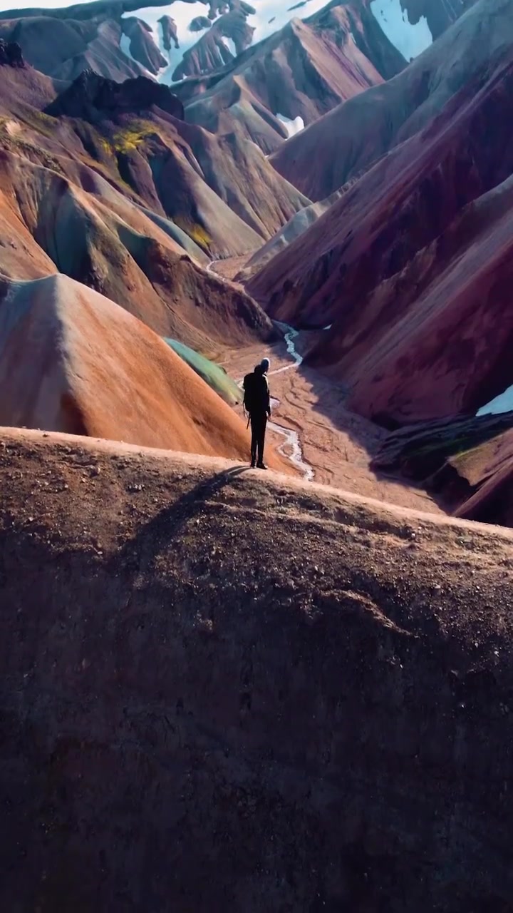Canyon Hiking: Awe-Inspiring Landscapes