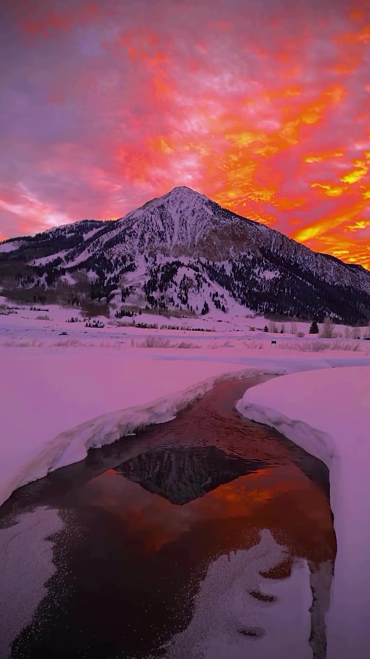 Colorado Sunrise: Mountain Reflection