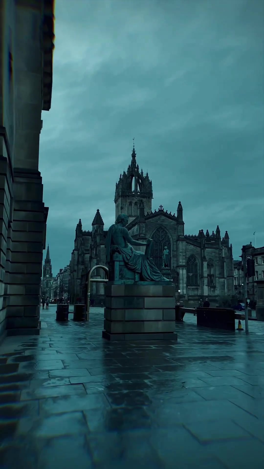 Edinburgh's Cityscape and Architecture in Rain