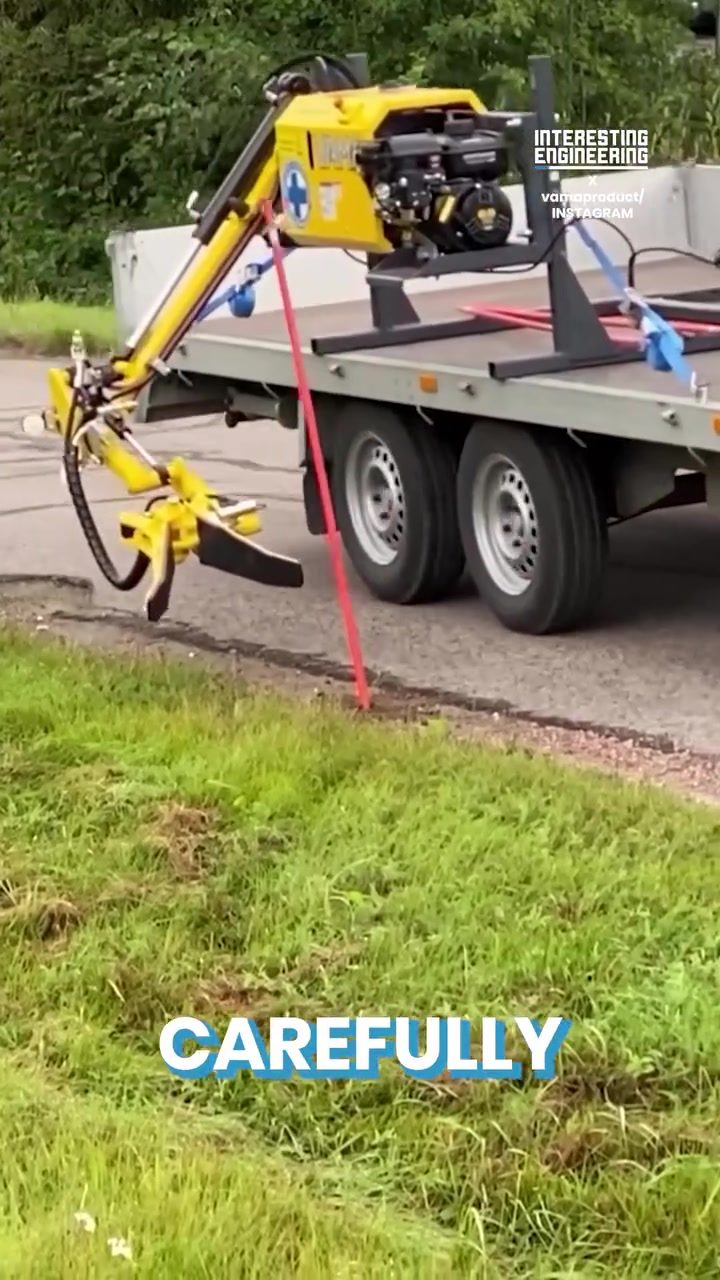 Hydraulic Truck-Mounted Machine for Snow Stick Pickup