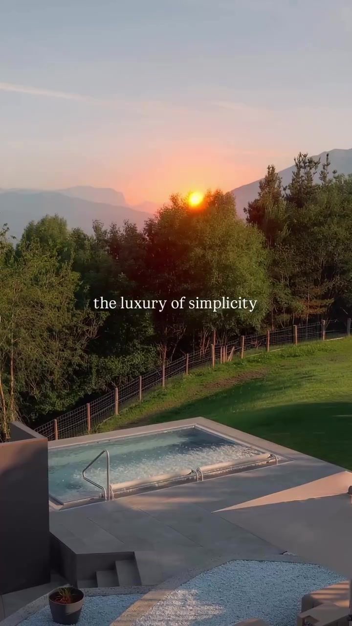 Discover the Serene Charm of Modern Mountain Retreats
