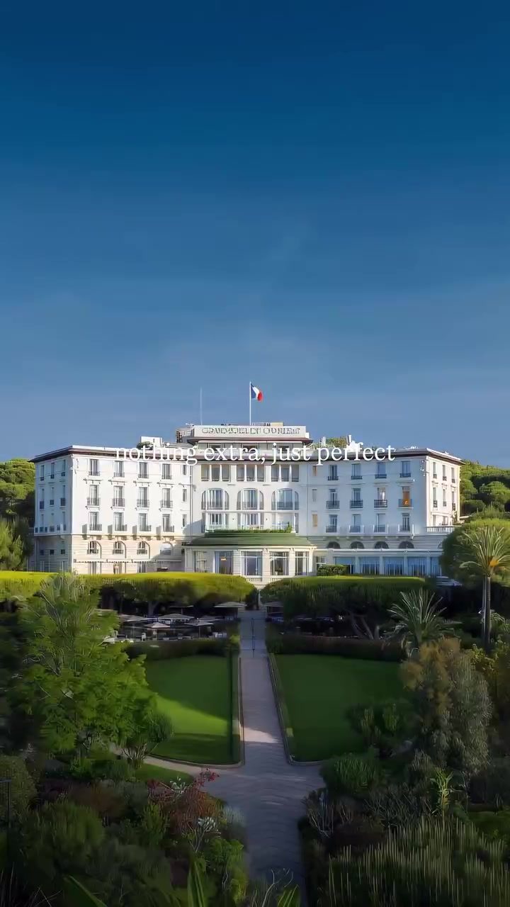 Exquisite Simplicity: A Glimpse into Luxurious Hotel Design