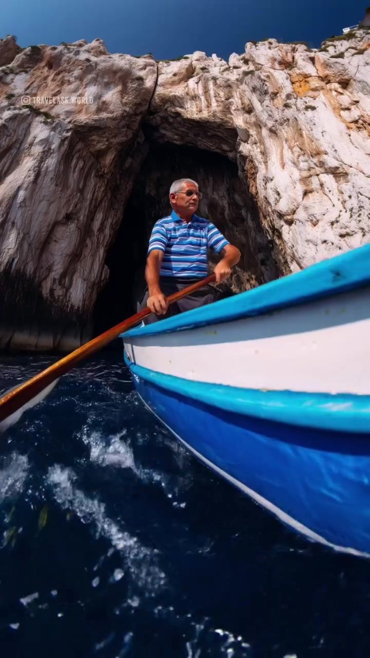 Discovering Italy's Coastal Beauty: From Coves to Villas