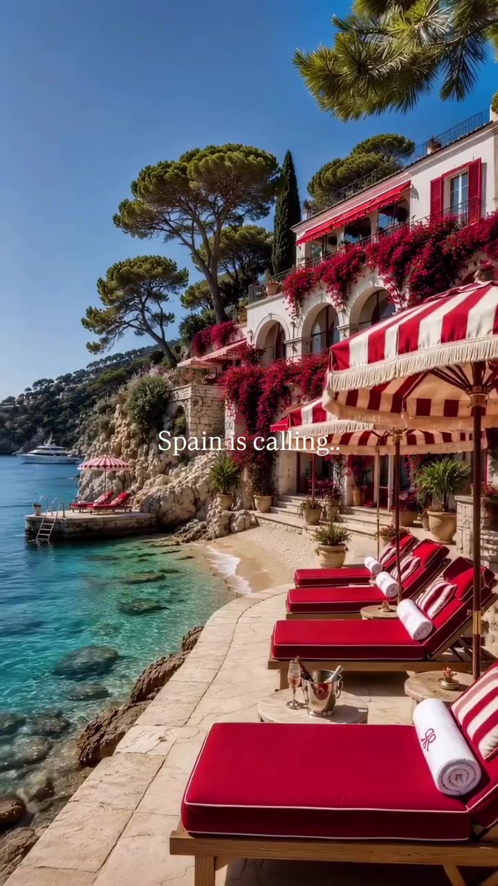 Discover Spain's Vibrant Culture and Iconic Landmarks
