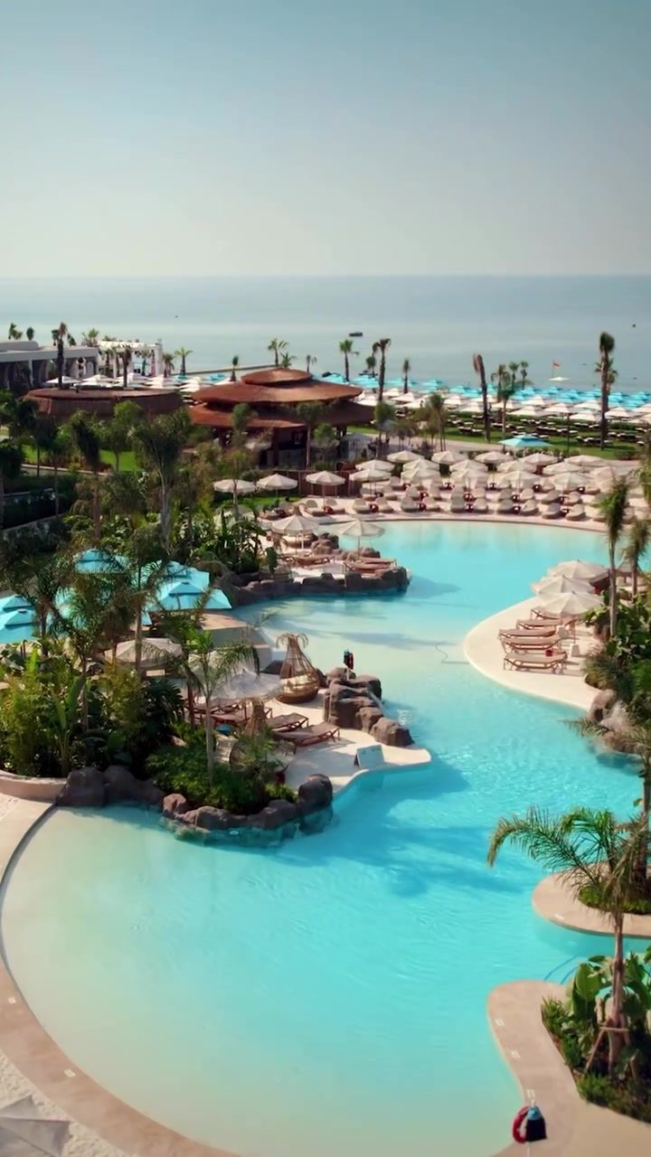 Relax and Unwind: Hotel Regnum The Crown's Beachfront Bliss
