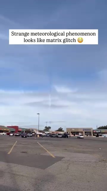Matrix-like Cloud Formation Mystifies Onlookers