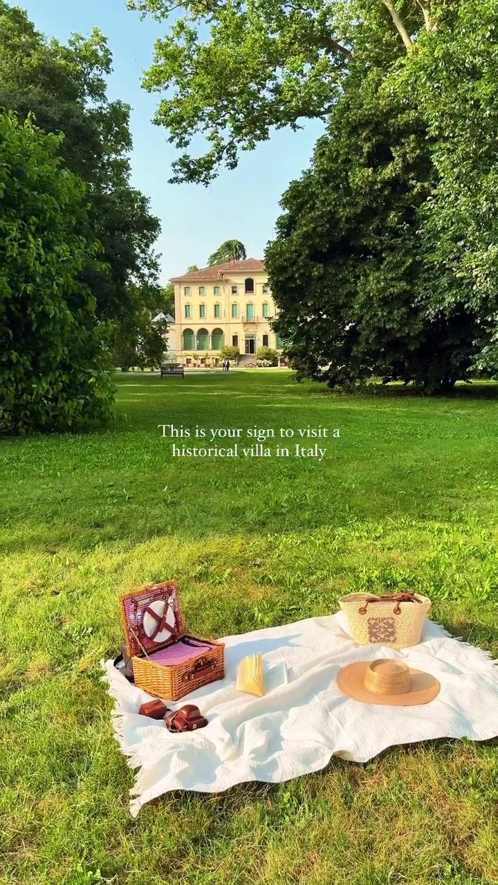 Explore Magnanirocca: Italy's Art and Nature Gem