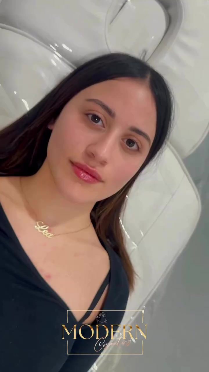 Mastering Lipstick Application with Modern Cosmetics