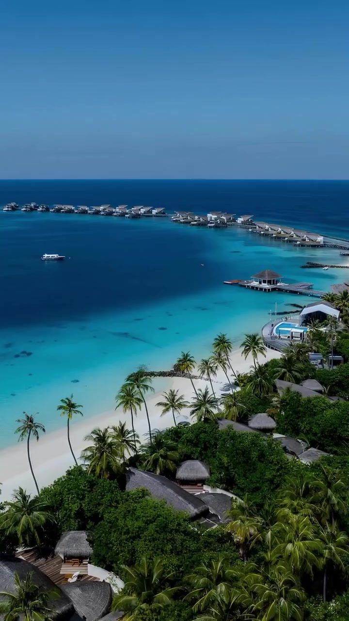 Escape to Paradise: Luxury Island Resort Highlights