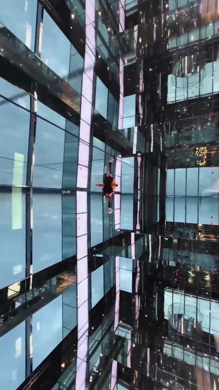 Glass Floor Illusion: Walking on the Ceiling Trick
