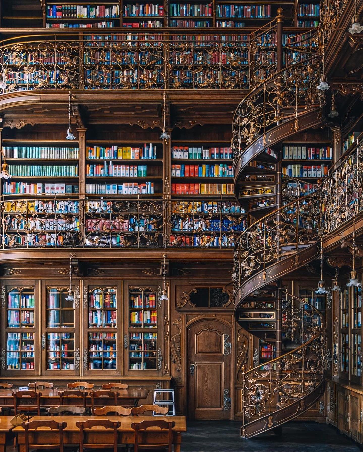Bookstore Designs with Unique Features