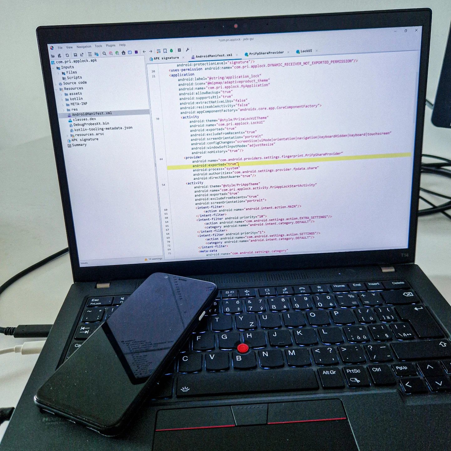 Vulnerabilities in Android Applock Apps