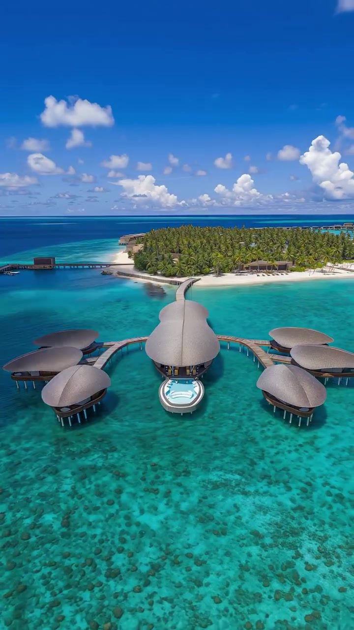 Explore the opulent Vommuli Resort in the Maldives: a haven of luxury