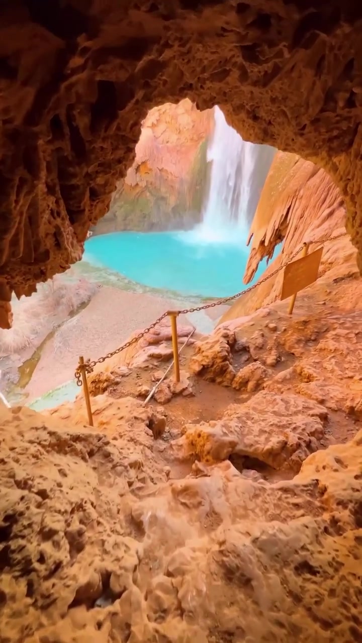 Mooney Falls Cave View: Grand Canyon Hike