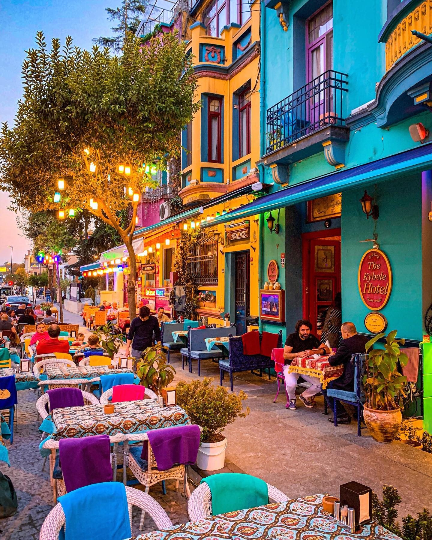 Exploring Istanbul's Vibrant Street Cafes and Modern Airport