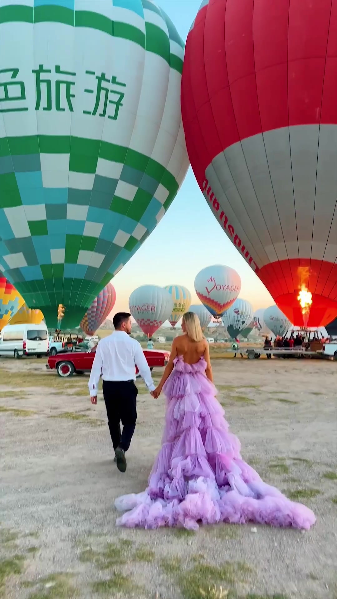 Couple Photoshoot with Hot Air Balloons in Cappadocia