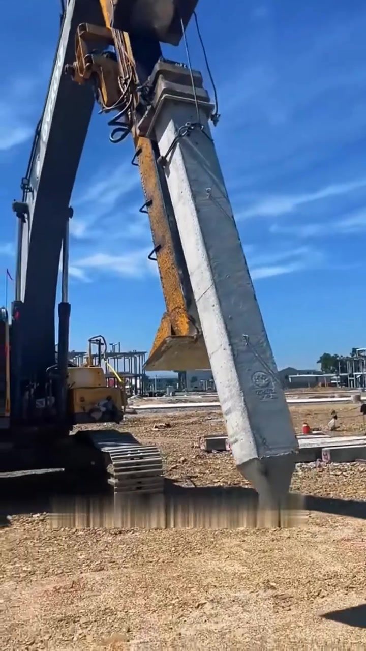 Excavator's Crucial Role in Laying Strong Concrete Foundations
