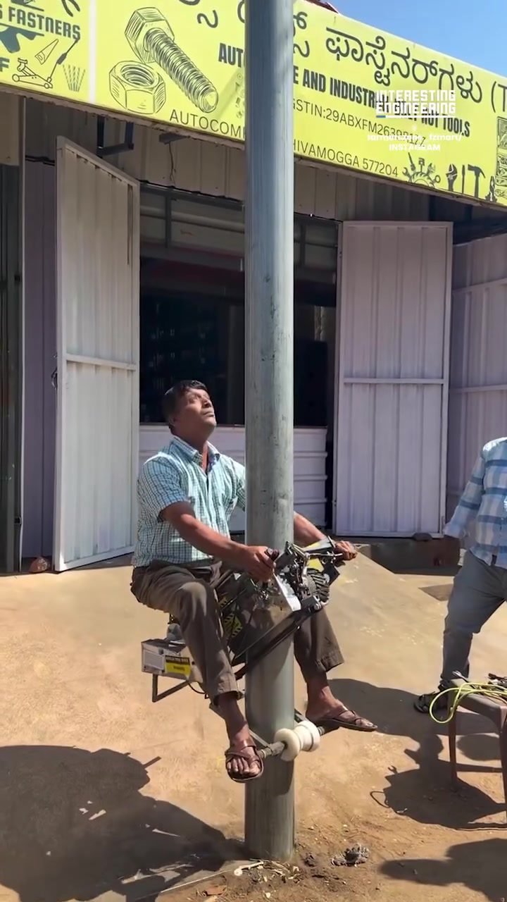 AUTOCONPLEX' Tree Climbing Motorcycle: Making Harvesting Safer