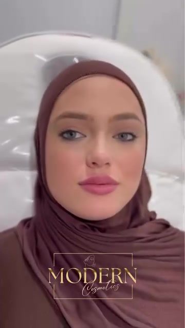 ### Mastering Lip Color: Modern Cosmetics Demo