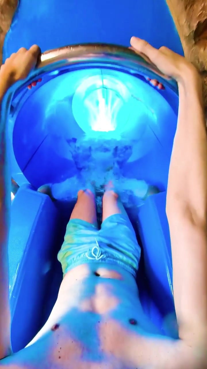 Duinrell Water Slide: 60km/h Thrill