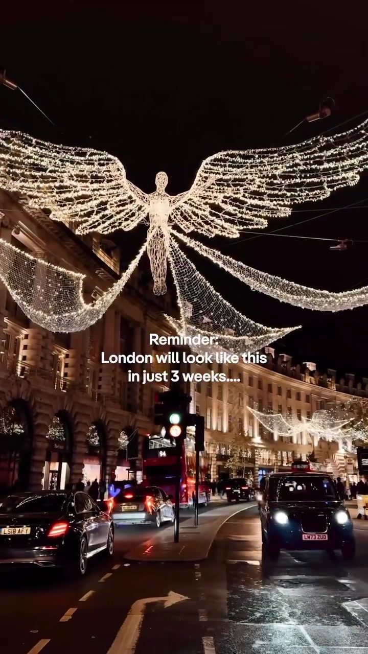 Explore London's Christmas Lights: Regent to Trafalgar