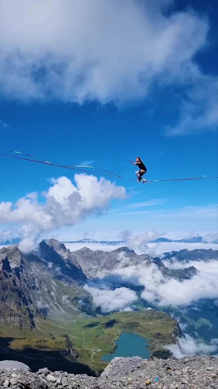 Mount Titlis Slacklining: High-Altitude Adventure